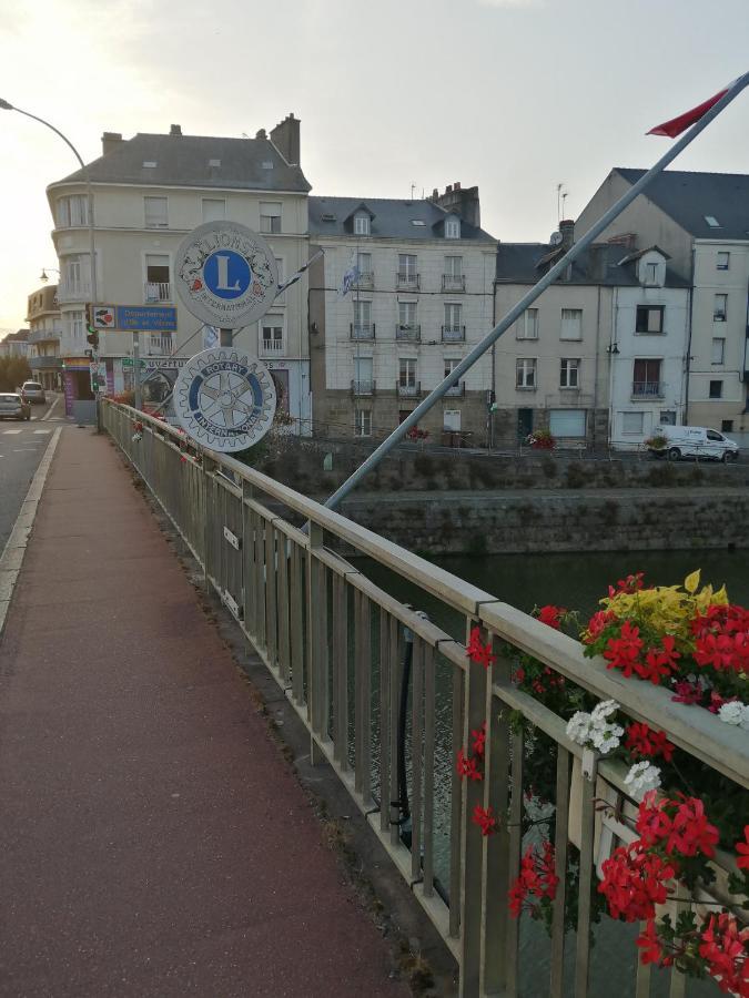 Spacieux T3 Lumineux Dans Quartier Historique Avec Wifi Redon Luaran gambar